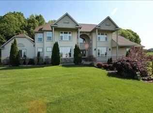 10430 Whispering Waters Ln SE, Caledonia, MI 49316