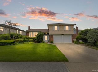 797 Caldwell Avenue, North Woodmere, NY 11581