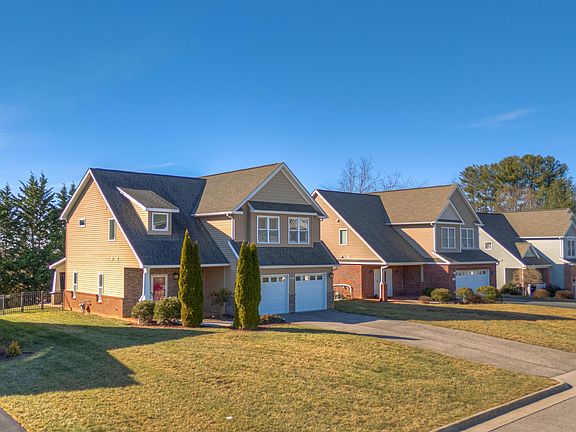 2nd image of 906 Kentwood Dr
