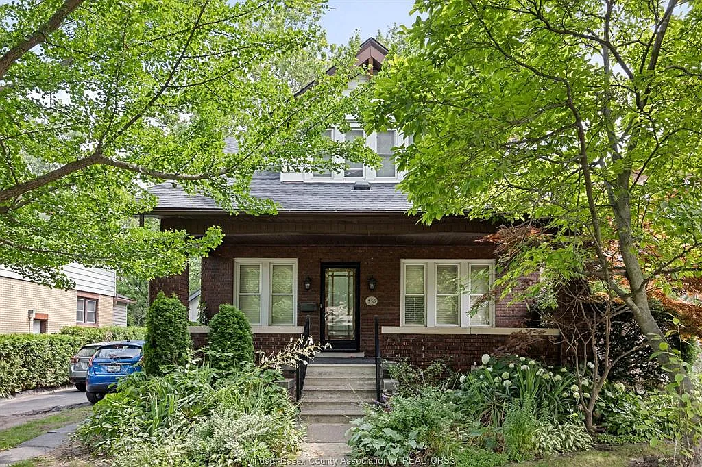 6 bed, $740 — Photo 1