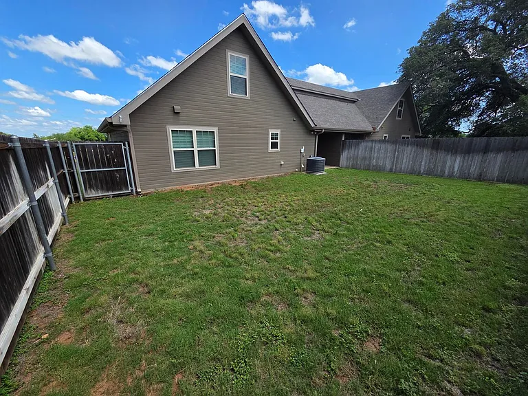 1004 E Hill St #B — Photo 15