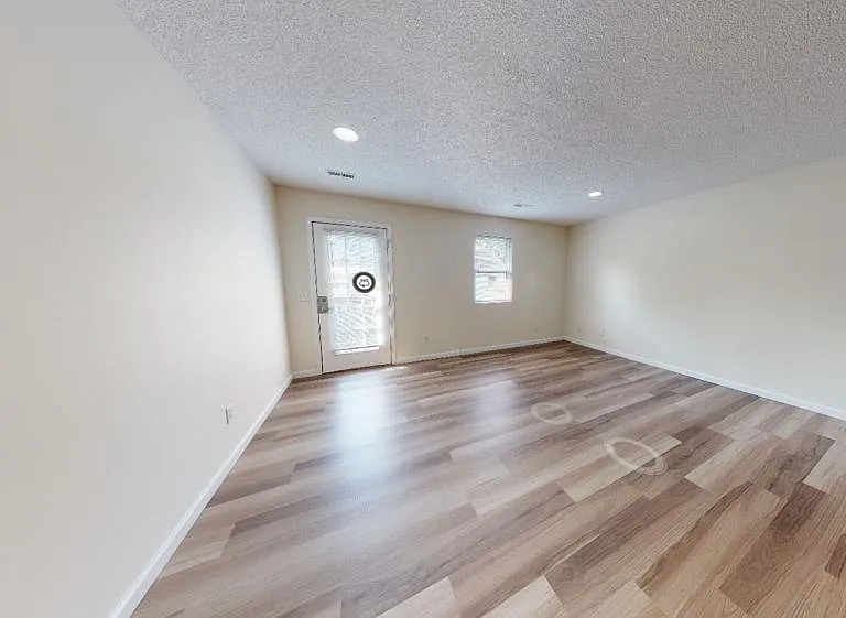 805 S Vicksburg St — Photo 10