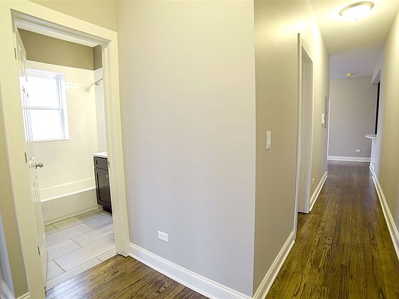 2659 Springfield #3 Bath-Hallway