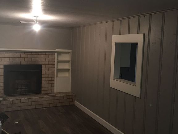 2nd image of 815 Carlisle Dr