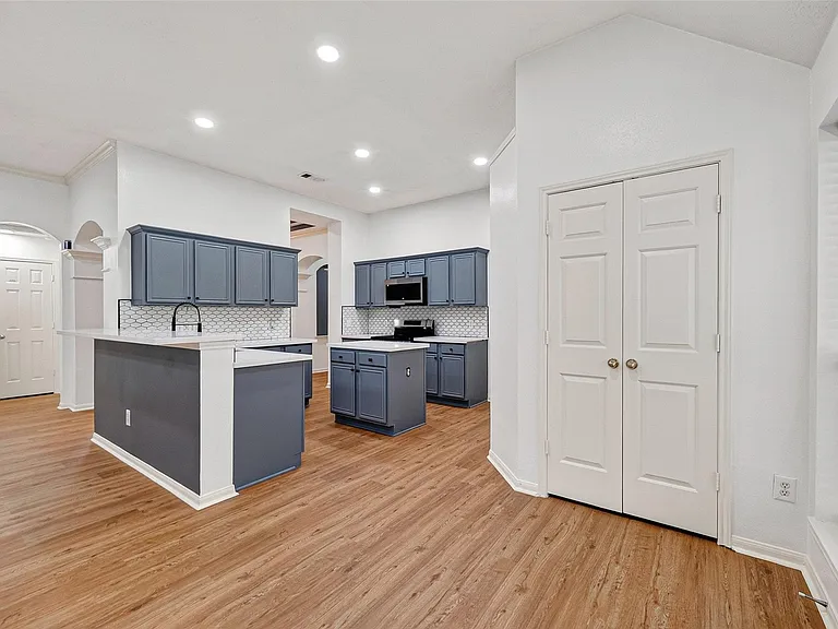 17303 Kenton Crossing Ln — Photo 21