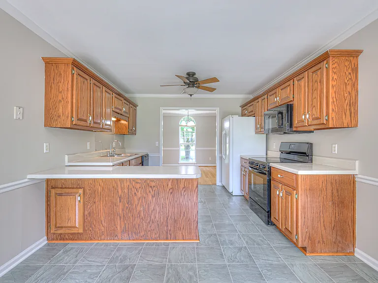 405 Sandi Ct — Photo 29