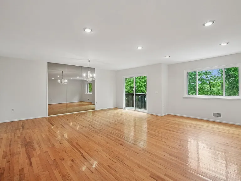 38 Park St #25H — Photo 7