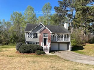 52 Farm St, Hiram, GA 30141