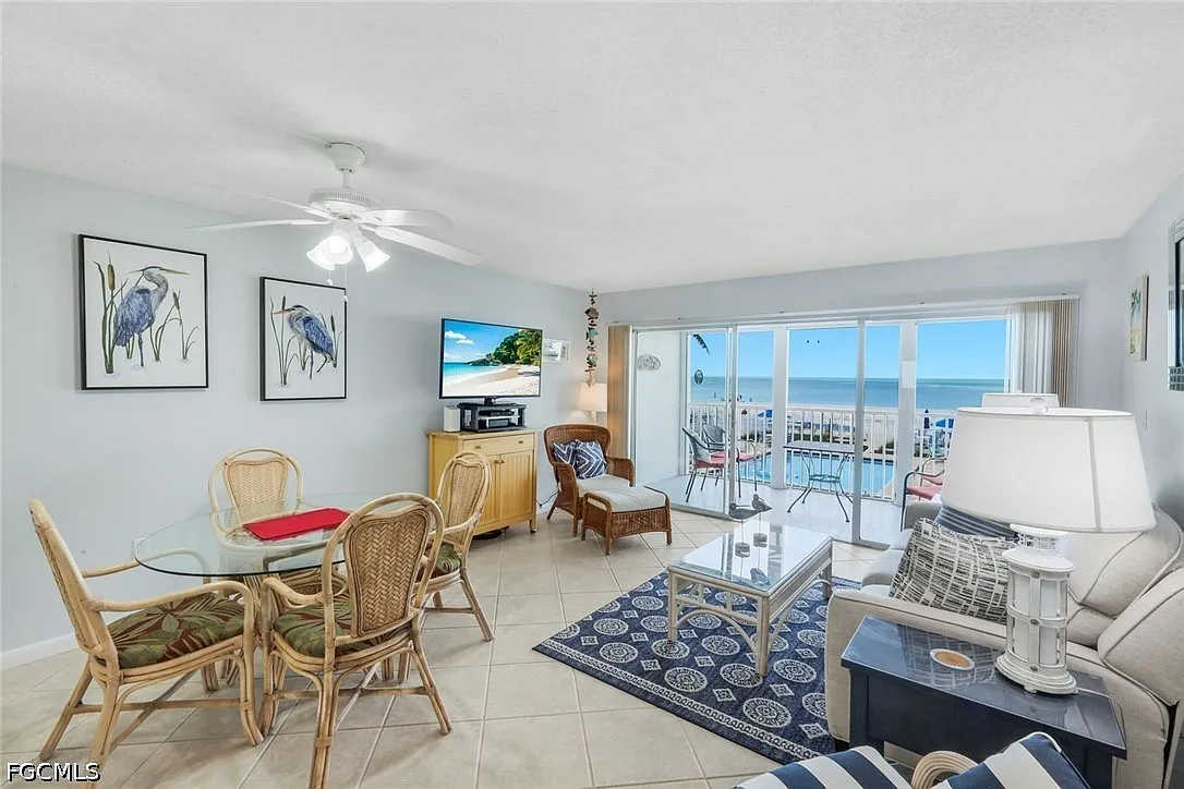 2 bed, 2.0 bath, 944 sqft, $3,400 — Photo 4