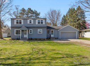 520 Six Mile Rd NW, Comstock Park, MI 49321