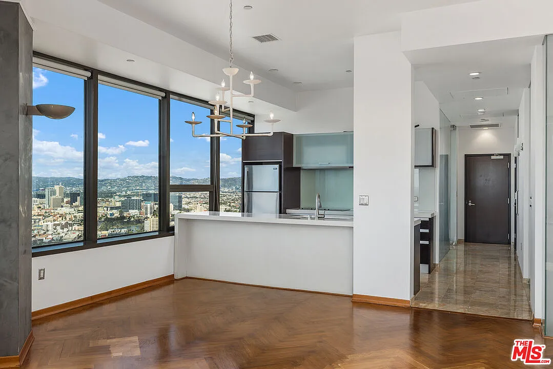 2 bed, 1.0 bath, 1140 sqft, $4,100 — Photo 4