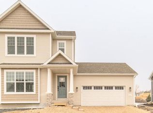 523 E Verleen Ave, Waunakee, WI 53597