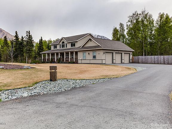 3rd image of 22605 Deer Park Dr