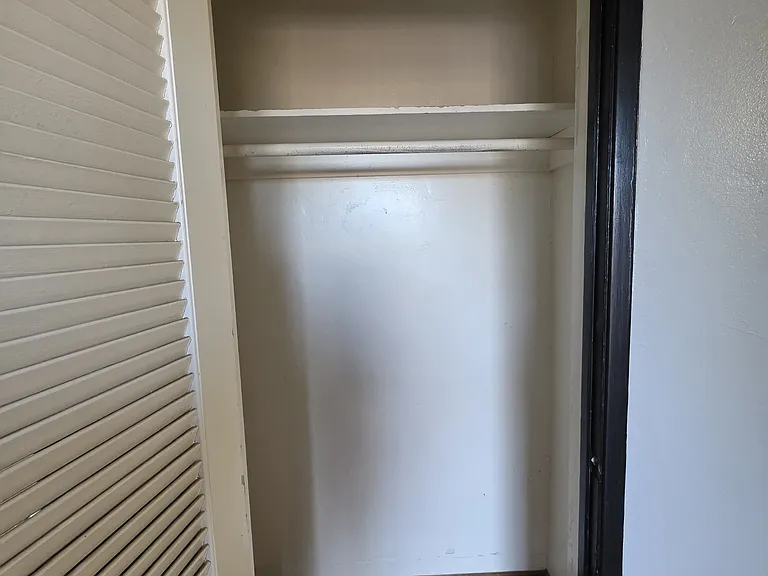 215 Almond St — Photo 4