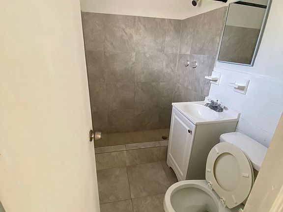 2nd image of 7985 Crespi Blvd APT 1