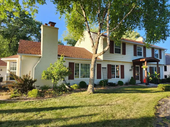 18530 Pleasant STREET, Brookfield, WI 53045