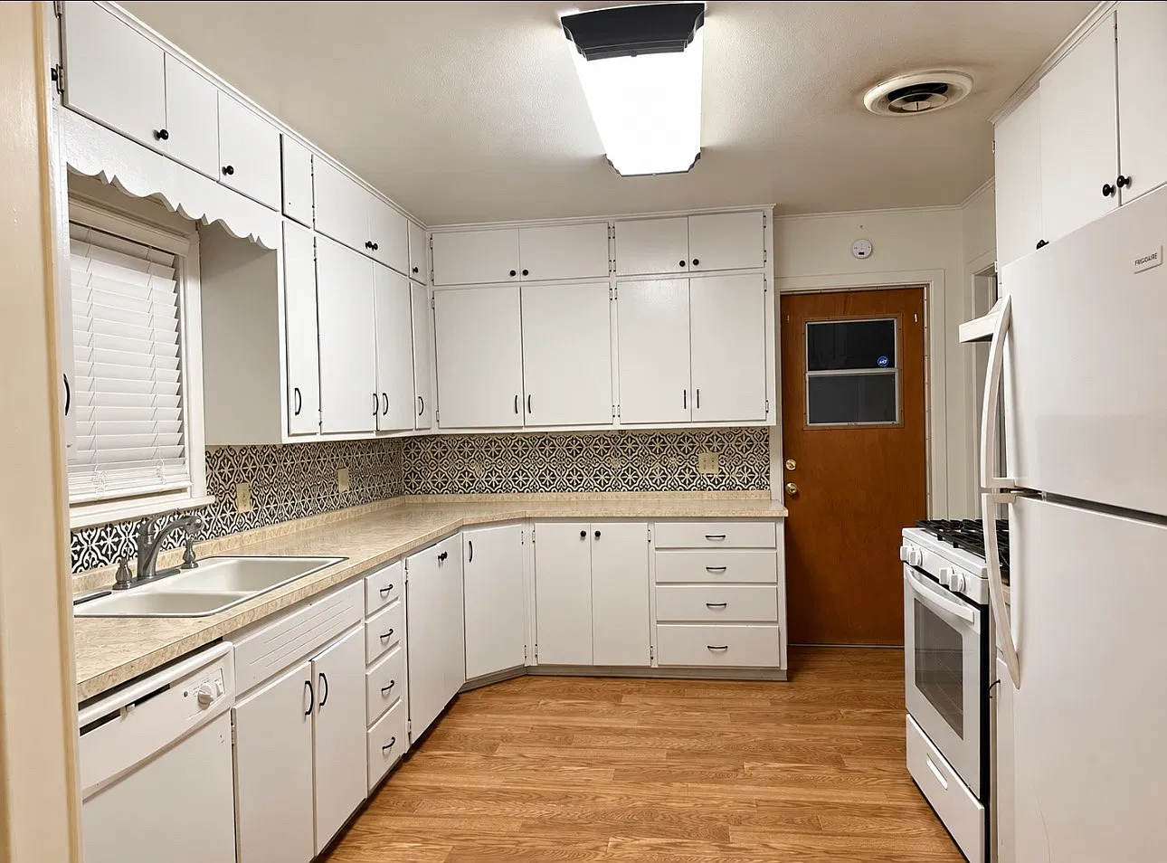 3 bed, 1650 sqft, $1,195 — Photo 3