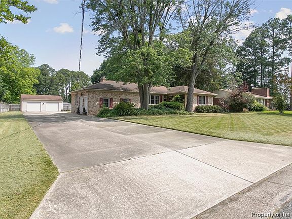 2nd image of 20 Shore Park Dr