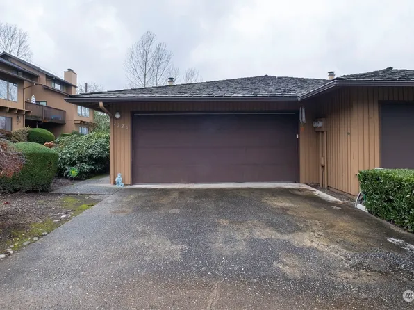 1529 Eagle Ridge Drive S #1, Renton, WA 98055
