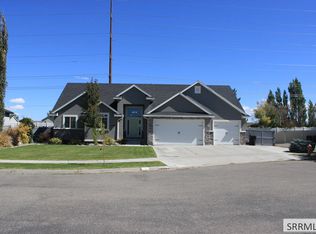 1194 N Indian Hollow Dr, Ammon, ID 83401