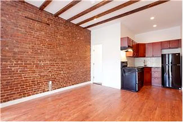 Rented by Mark David | media 17