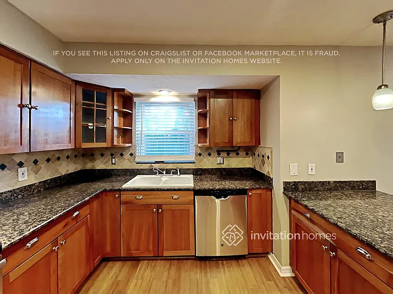 705 Lobelia St — Photo 6