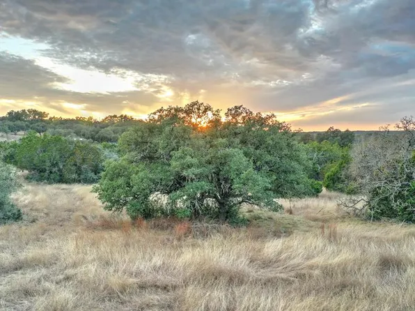 438-1 Yellowstone Ln, Hunt, TX 78024