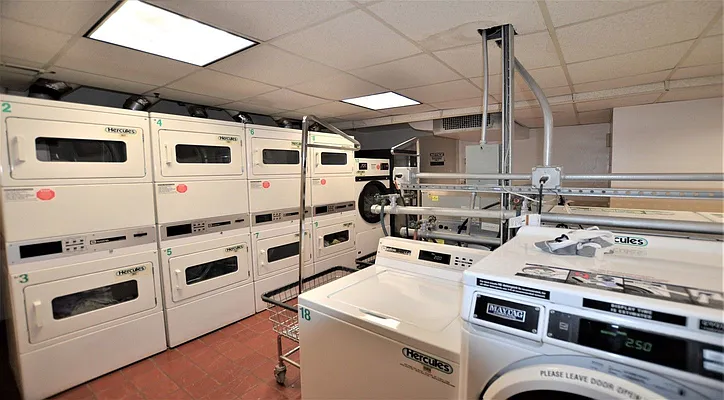 Rented by Manhattan Realty Group | media 9