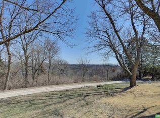 13706 Shongaska Rd, Omaha, NE 68112