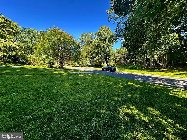 6900 Heatherhill Rd — Photo 4
