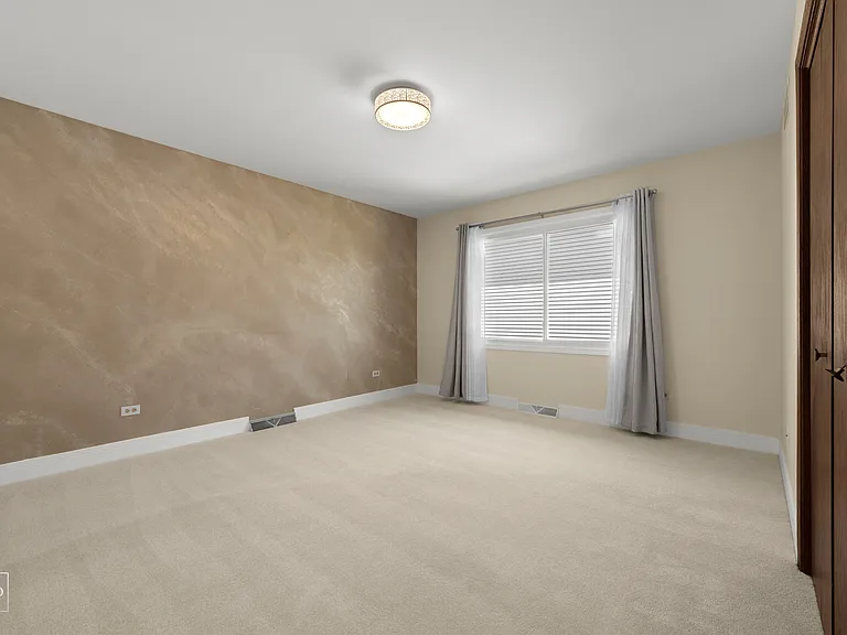 1513 Bradley Ct — Photo 5