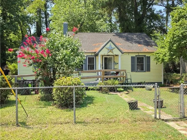 313 Oakland Dr, Fayetteville, NC 28301