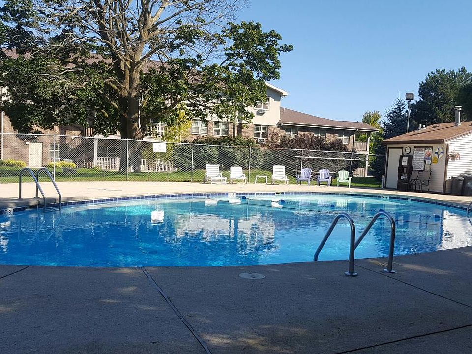 Heated pool