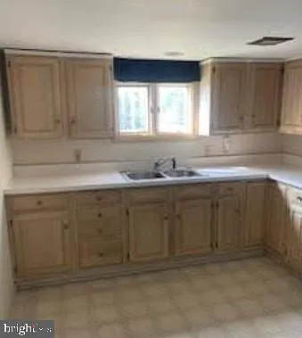 813 S Reading Ave #3 — Photo 3