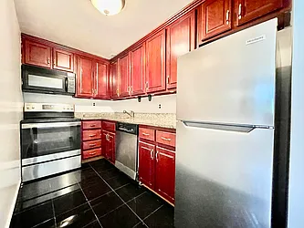 Rented by HOLTON REAL ESTATE INC.