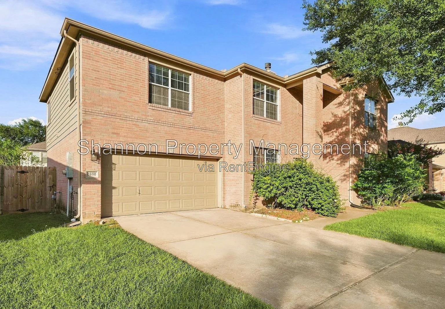 4 bed, 2.5 bath, 2742 sqft, $2,450 — Photo 2
