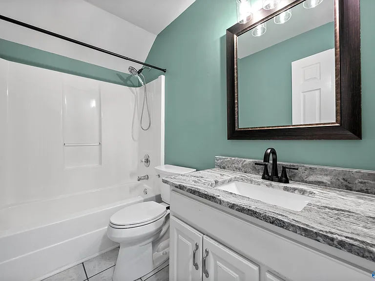 5104 Frankford Dr SE — Photo 30