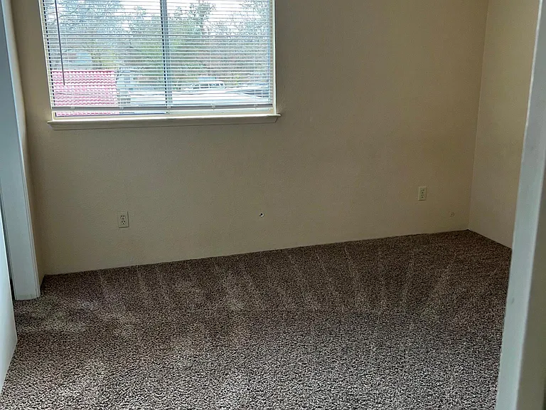 2041 Riverside Ave #4 — Photo 3