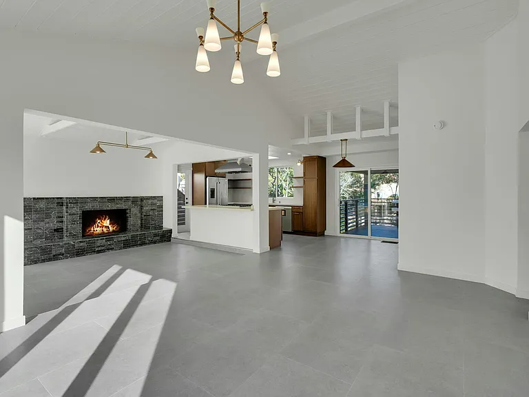 4279 Hortensia St — Photo 8