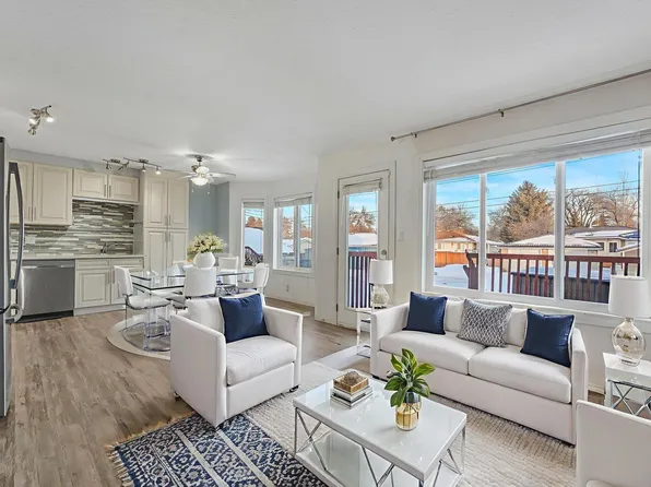 11813 43rd St NW #2, Edmonton, AB T5W 2P3