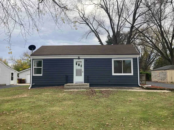 721 Sycamore Ln, Machesney Park, IL 61115