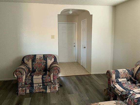 4th image of 202 Victoria Dr