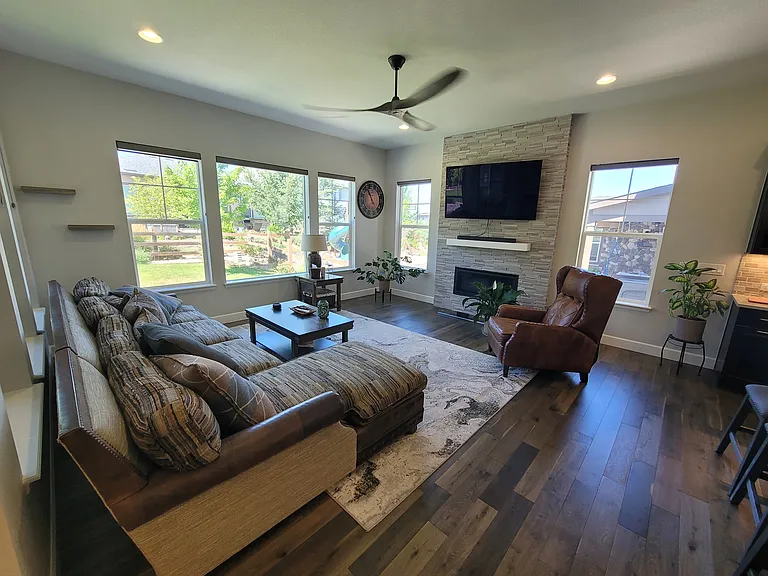 8005 S Kewaunee St — Photo 5