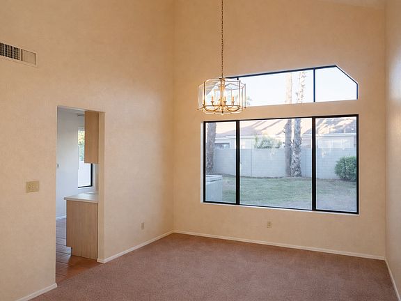 4th image of 309 N Cottonwood Dr