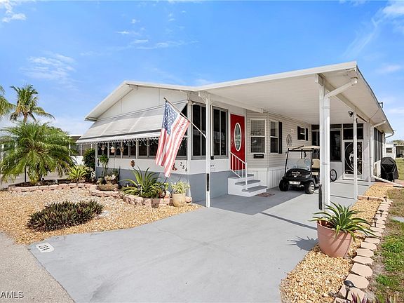 4th image of 284 Poinsettia Dr