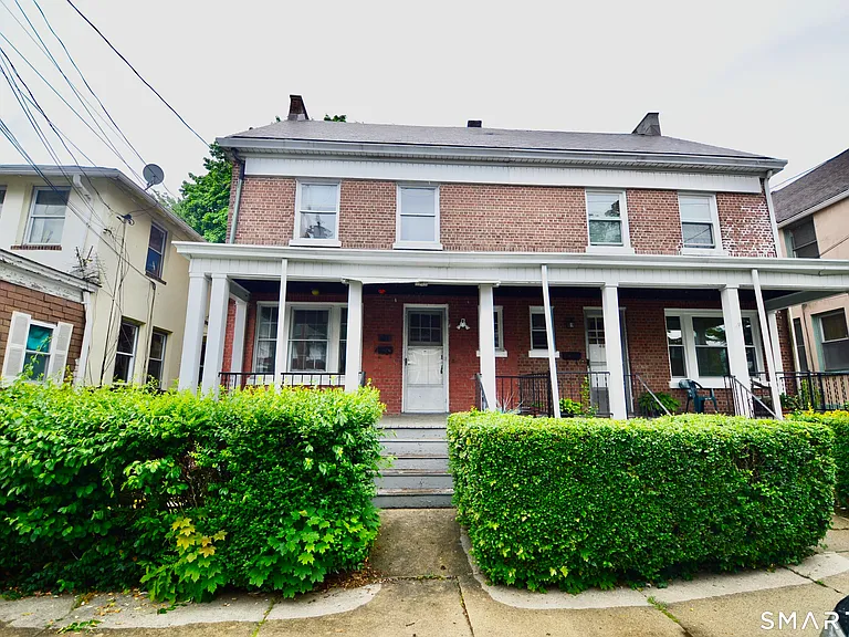 407 East Ave — Photo 1