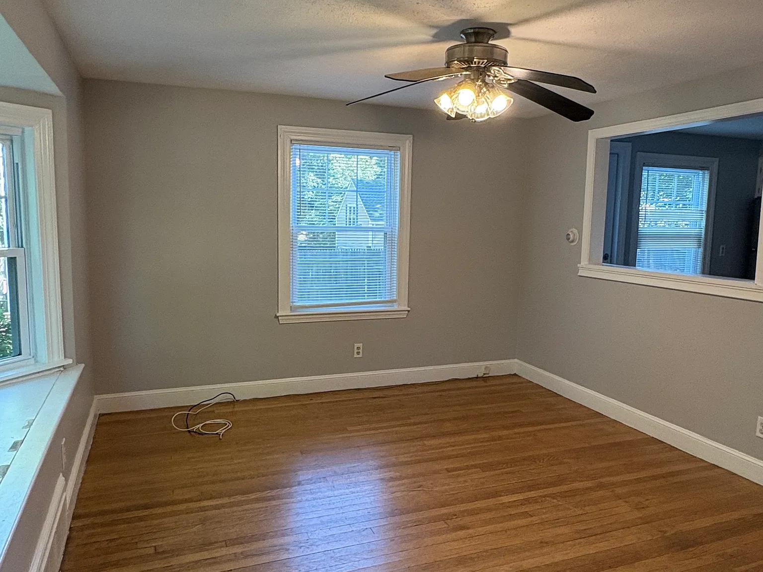 3 bed, 1080 sqft, $3,000 — Photo 2