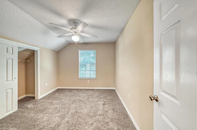 301 Ashley Dr — Photo 22