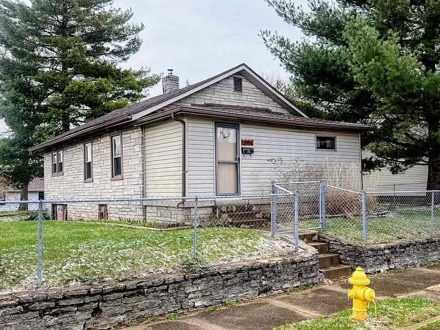 1243 Crosshall St photo 1