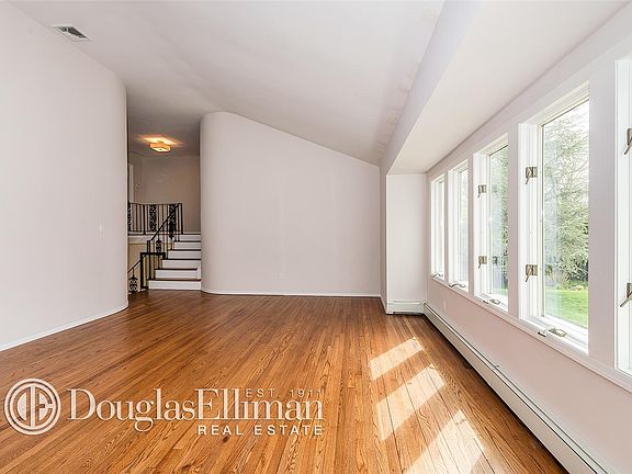 5th image of 21 Wood Sorrell Ln